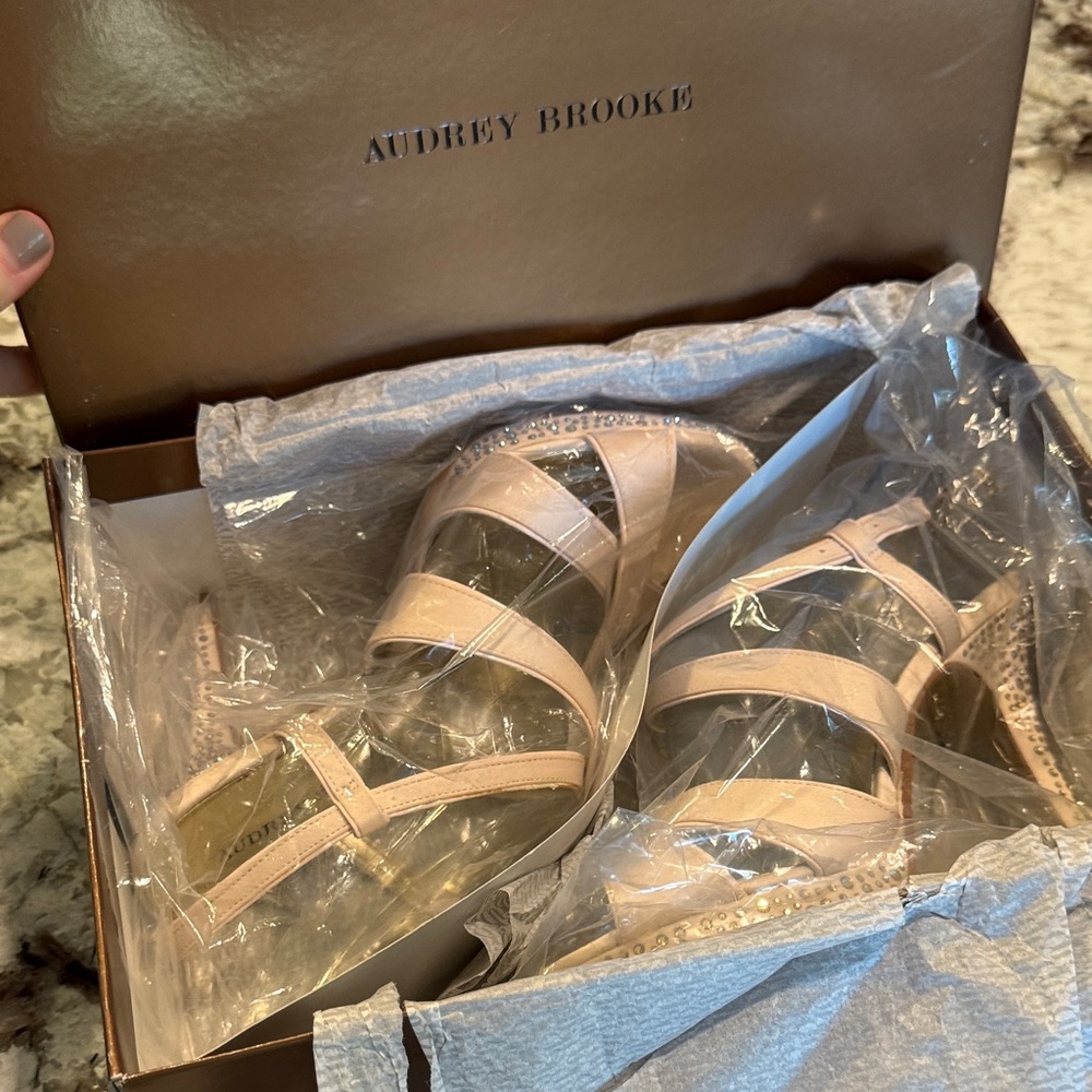 Audrey Brooke Women's Blush Heeled Sandals w/ Rhinestones - Picture 11 of 12